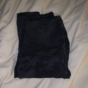 Black camo 28” lululemon aligns